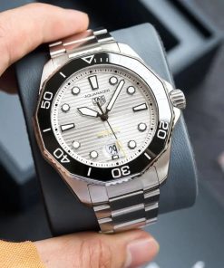 Jam Tangan Tag Heuer Aquaracer Professional 300 Silver Dial