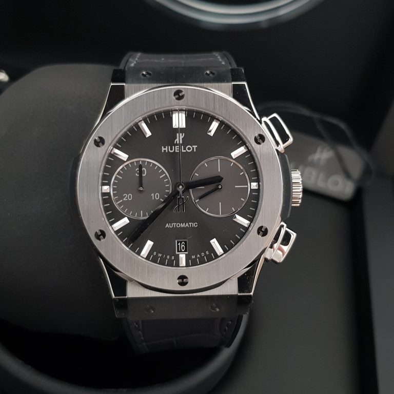 Deskripsi Produk: Jam Tangan Hublot Classic Fusion "Chronograph"